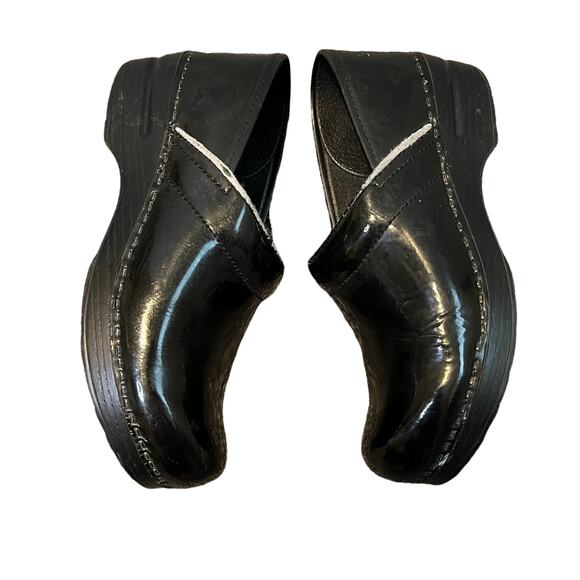 Dansko Hibiscus Black Clogs - Picture 4 of 9